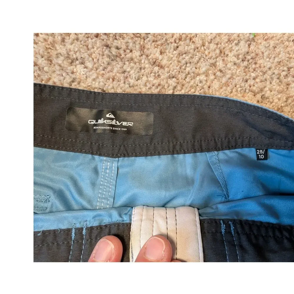 Quiksilver highline Boys swim trunks/board shorts, size 25 (10); Blue & Green